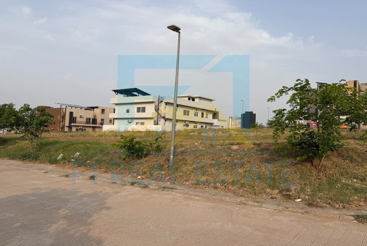 Plot for Sale Luxury Residential 1 Kanal Plot