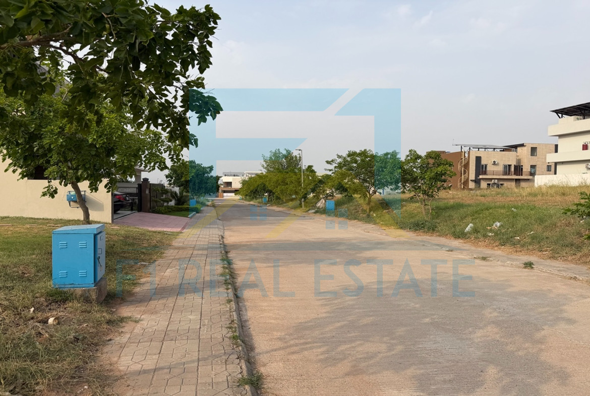 Plot for Sale Luxury Residential 1 Kanal Plot