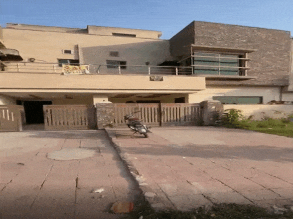 House for Sale in Bahria Town Phase 8 , 5 Marla Modern Family Home
